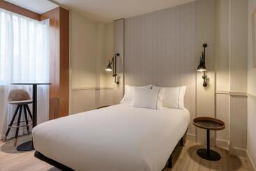 Ac Hotel Los Vascos By Marriott
