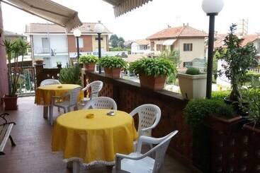 هتل Albergo Antico Tre Valli