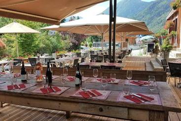 هتل Auberge Des Gorges De La Diosaz
