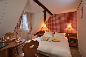 هتل Logis Hôtel De La Tour