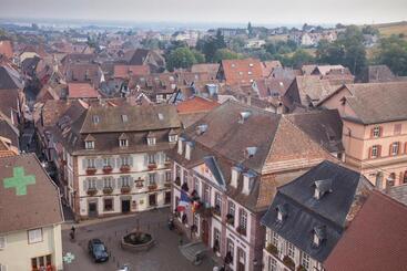 هتل Logis Hôtel De La Tour
