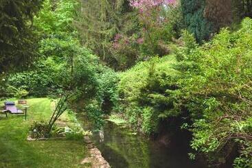 هتل Domaine Du Moulin Vallée Heureuse