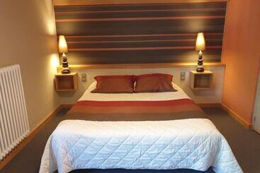 בית מלון כפרי Logis Hôtel Restaurant & Spa Les Remparts