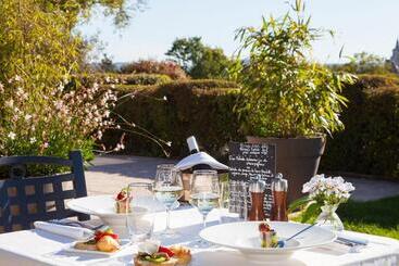 هتل Logis Hostellerie D'aussois