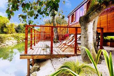 فندق Logis Le Nid Du Pont De Gau