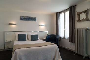 Отель The Originals Boutique, Hôtel La Colonne De Bronze, Saintvalérysursomme