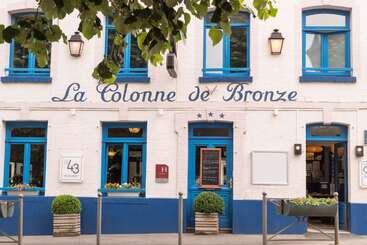 Отель The Originals Boutique, Hôtel La Colonne De Bronze, Saintvalérysursomme