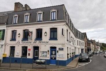 Отель The Originals Boutique, Hôtel La Colonne De Bronze, Saintvalérysursomme