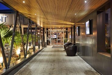 مُتل Kyriad Clermont Ferrand Nord  Riom