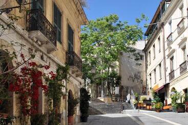 تختخواب و صبحانه Centro Storico Via Sassari Accommodation