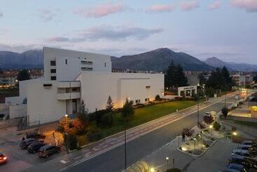 تختخواب و صبحانه Il Teatro