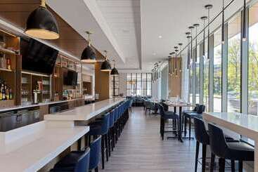 هتل Hilton Garden Inn Boston Brookline, Ma