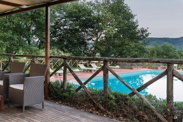هتل روستایی Agriturismo L Incrociata