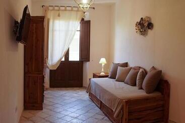 پانسیون Casa Lu Duttori