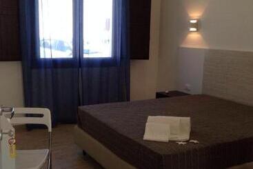 تختخواب و صبحانه Room 86