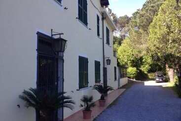 تختخواب و صبحانه Casale Coreallo