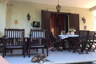 تختخواب و صبحانه Villa Susanna