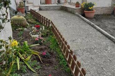 تختخواب و صبحانه Villateresa