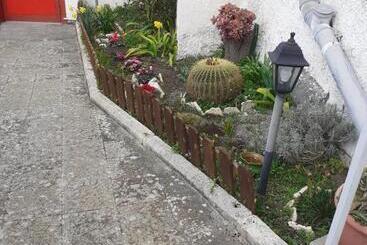 تختخواب و صبحانه Villateresa