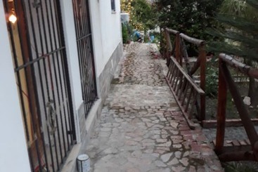 تختخواب و صبحانه Villateresa