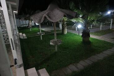 مسافرخانه Torquemada Beach Club