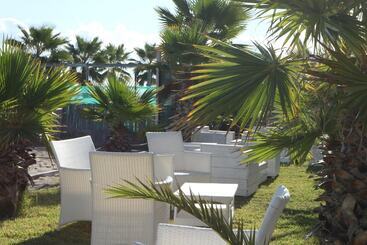 مسافرخانه Torquemada Beach Club