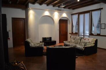 هتل روستایی Agriturismo Cipolli E Podò Corte Carlini