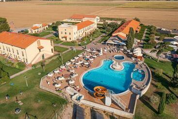 فندق ريفى Salvapiano Holiday Ranch