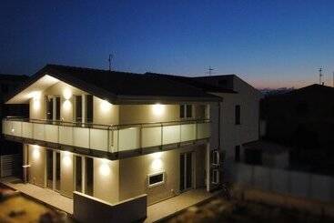 هتل Villaggio Camping Costa Verde