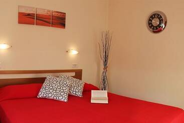 هتل Villaggio Camping Costa Verde
