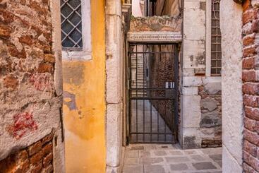 پانسیون Palazzo Daponte