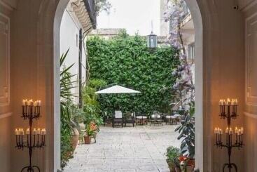 تختخواب و صبحانه Palazzo Degli Antoci