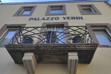 تختخواب و صبحانه Palazzo Verdi Holiday Viterbo
