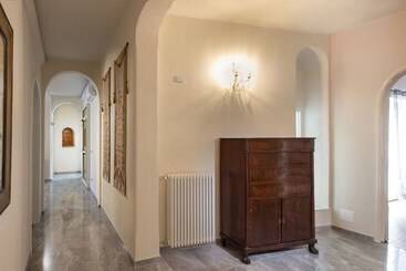 تختخواب و صبحانه Porte Ad Arco