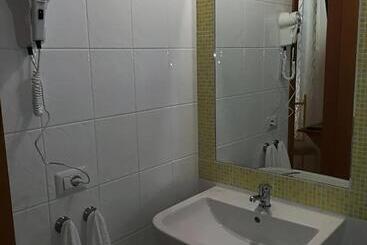 تختخواب و صبحانه Residenza Skanderbeg