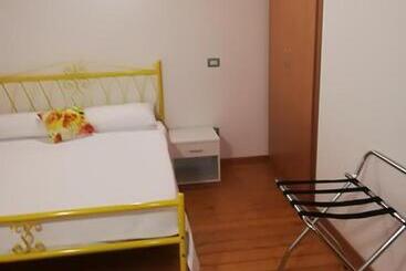 تختخواب و صبحانه Residenza Skanderbeg