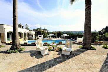 تختخواب و صبحانه Villa Pesce