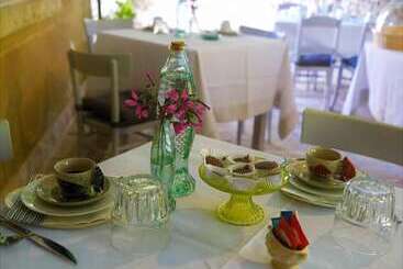 تختخواب و صبحانه Villa Pesce