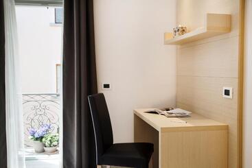 Domus Residence