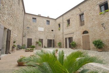مسافرخانه Castello Santarcangelo Di Romagna