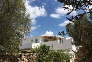 هتل روستایی Boutique Hotel Masseria Sottomasi