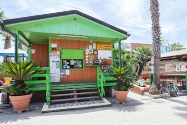 هتل Villaggio Camping Duca Amedeo