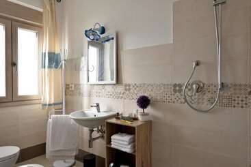 پانسیون Inah Rooms