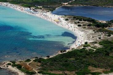 تختخواب و صبحانه Brezza Di Mare