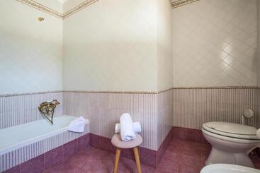 تختخواب و صبحانه Fabula Maison