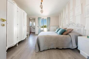 تختخواب و صبحانه Fabula Maison