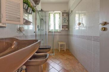 تختخواب و صبحانه Fabula Maison