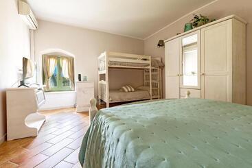 تختخواب و صبحانه Fabula Maison