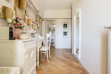 تختخواب و صبحانه Fabula Maison