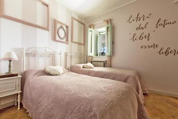 تختخواب و صبحانه Fabula Maison